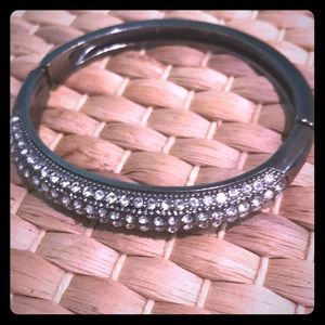 New: beautiful crystal silver toned bracelet